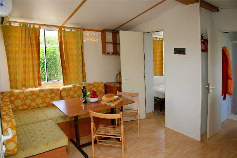 Camp Dole Zivogosce Hotel Podgora Bagian luar foto